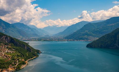  Italian Vacation Homes - Garden Lake Iseo in Fonteno