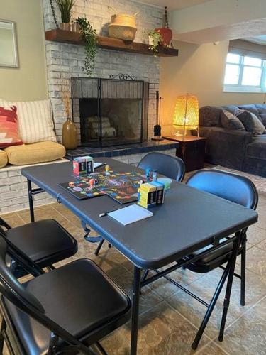 Pet Friendly! And Your Cozy Lakeside Retreat in Glenn, USA