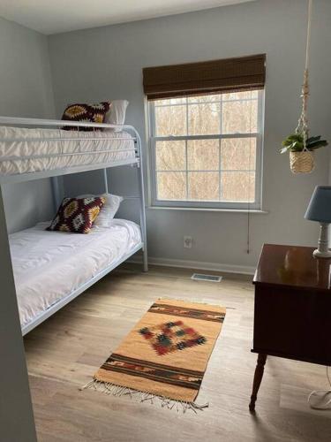 Pet Friendly! And Your Cozy Lakeside Retreat in Glenn, USA