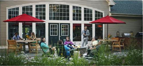 Green Mountain Suites Hotel - image 7