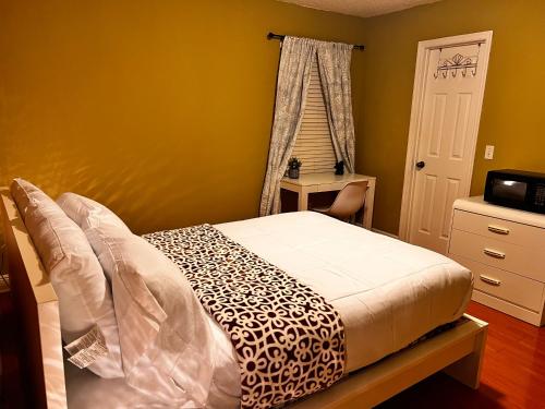 Spotless guest room with shared bathroom Spotless guest room with shared bathroom