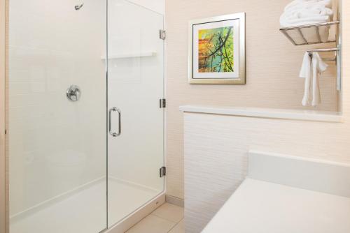 Fairfield Inn & Suites by Marriott Akron Stow - image 9