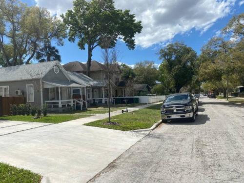 Chic Bungalow Apartment steps from Armature Works & Downtown Riverwalk