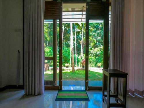 Double Room with Garden View image 3