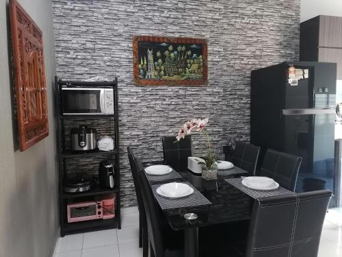 Kitchen, DKAMAR Homestay At Desaru, Fully Aircond, WiFi, Coway, Street View 4 min to Desaru Beach in Desaru