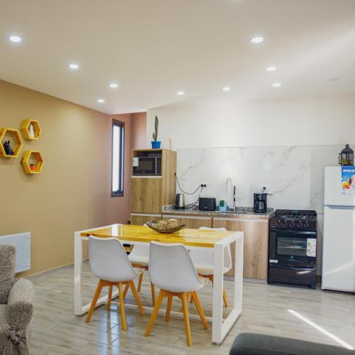 Reflejo del Lago - Cabañas frente al Dique Potrerillos (Reflejo del Lago - Cabanas frente al Dique Potrerillos) in Valle Del Sol (Potrerillos)