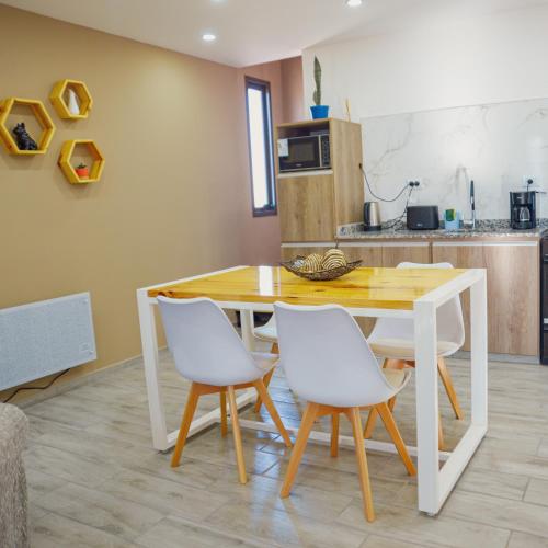 Reflejo del Lago - Cabañas frente al Dique Potrerillos (Reflejo del Lago - Cabanas frente al Dique Potrerillos) in Valle Del Sol (Potrerillos)