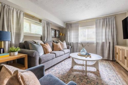 NEWLY Listed! Westlake Stylish in Westlake, USA