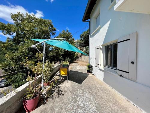 حديقة, Gîte le Tour 45 m2 Cévennes Lozère (Gite le Tour 45 m2 Cevennes Lozere) in Le Collet De Deze