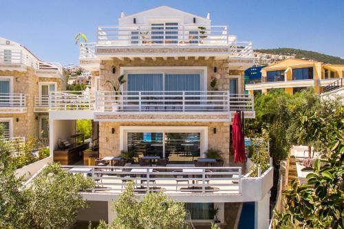 Kalkan Saray Suites Hotel