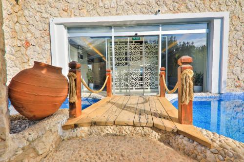 Kalkan Saray Suites Hotel