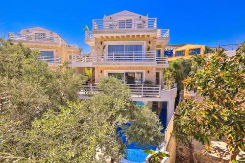 Kalkan Saray Suites Hotel