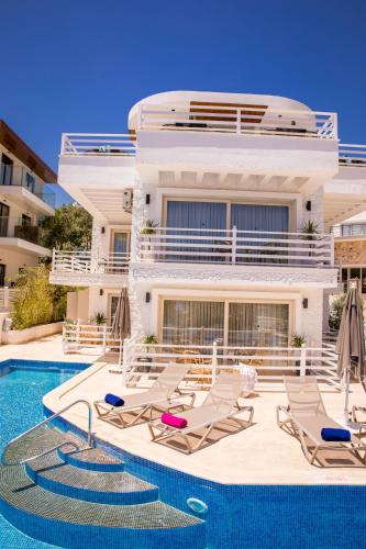 Kalkan Saray Suites Hotel