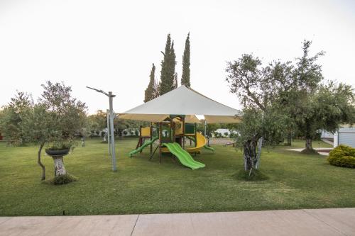 Spēļu laukums, Κτήμα Ζιάκος (Κτημα Ζιακος) in Agrilia (Aitolia kai Akarnania)