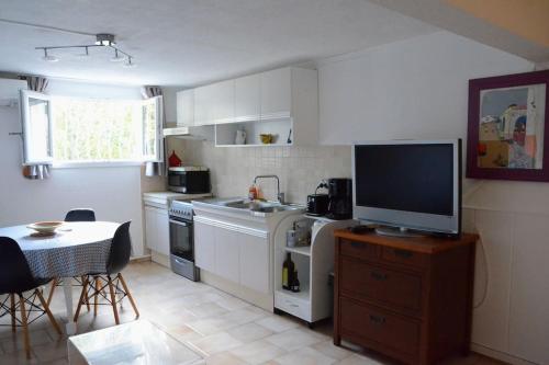 Studio 35m2 climatisé, 10mn des calanques (Studio 35m2 climatise, 10mn des calanques) in La Ciotat