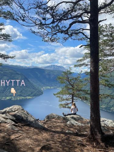 Stor hytte med 4 soverom og panoramautsikt over Tinnsjøen ved Rjukan og Gaustatoppen