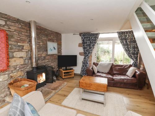 Barn End - image 6