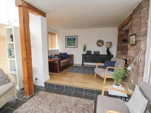 Barn End - image 7