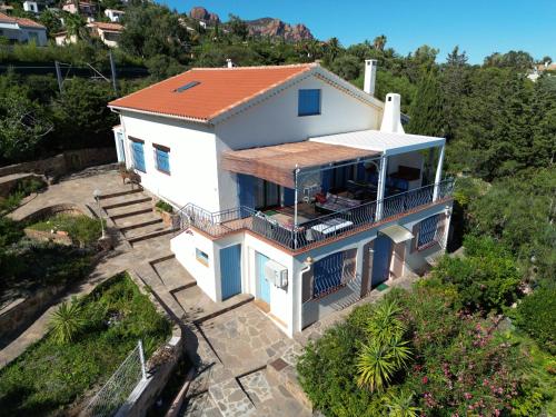 Exterior view, Villa Elisabeth Saint-Raphael in Antheor