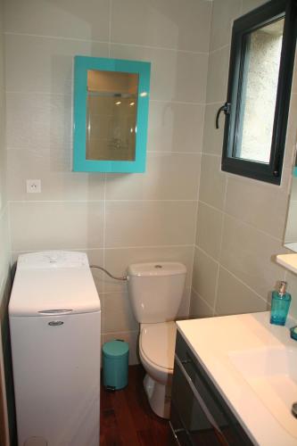 STUDIO LUXE 600M PLAGE AVEC SPA POUR 4 PERS near La Taverne du Troll a Agde