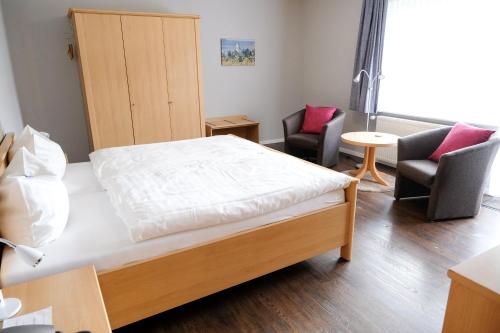 1 queen bed