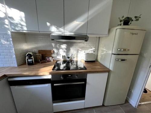 مطبخ, Hana Home 4 personnes jardin privatif business&family in مونتجني لي برتونوكس