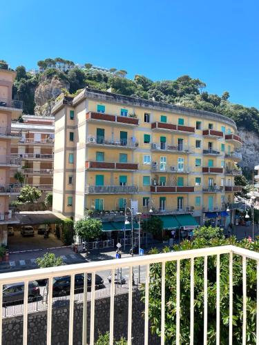 Double Room with Balcony image 7