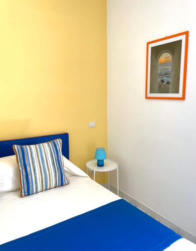 Double Room with Balcony image 6