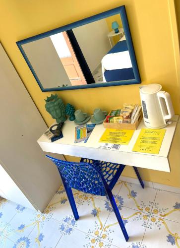 Double Room with Balcony image 3