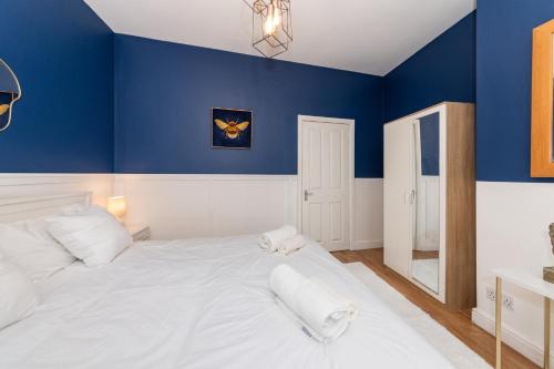 Free Parking Guaranteed Weekly & Monthly Stay Savings Close to Reading Station