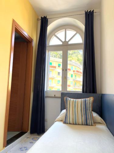 Superior Triple Room image 5