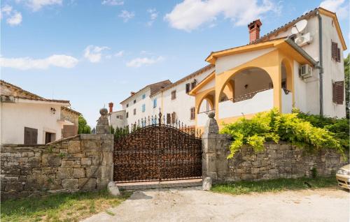 Beautiful Home In Motovun With Sauna