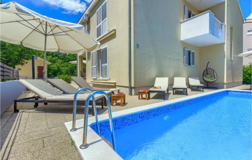 Awesome Home In Dugopolje With Wifi, Outdoor Swimming Pool And Jacuzzi - Dugopolje