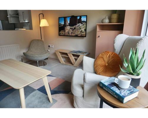 Six single beds Perfect for groups - image 5