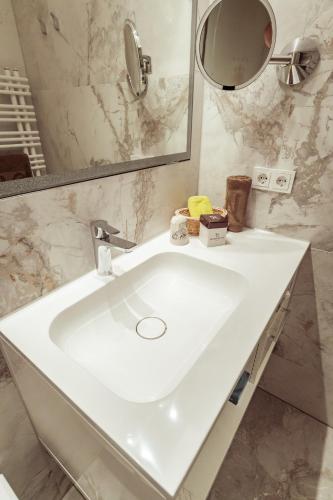 Hotel Neuhintertux - image 13