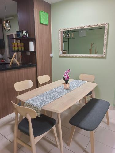 Nena Homestay Setia Alam, Air Conditioned, High Speed Internet Nena Homestay Setia Alam, Air Conditioned, High Speed Internet