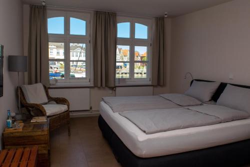 1 queen bed