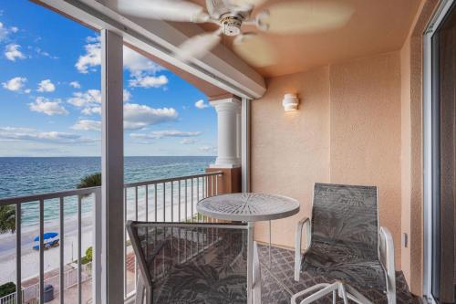 La Contessa - Luxurious updated beach front beauty! - image 12