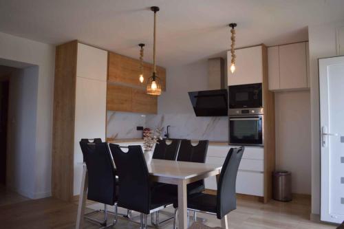 Apartment image 10