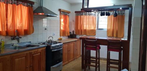 virtuve, BELLA CASA EN VILLA LIBERTAD in Leandro N. Alem