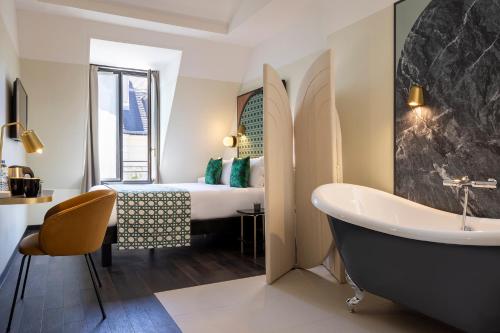 room detail thumbnail 2
