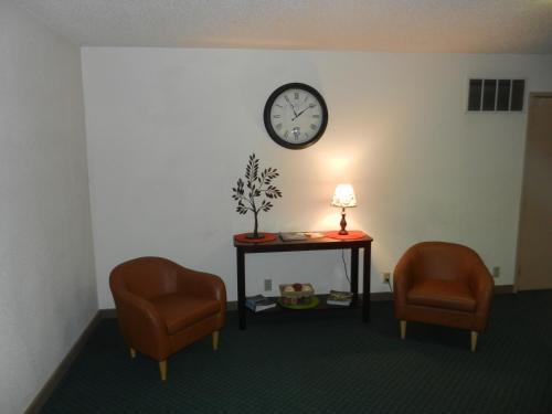 Great Northern Motel - image 11