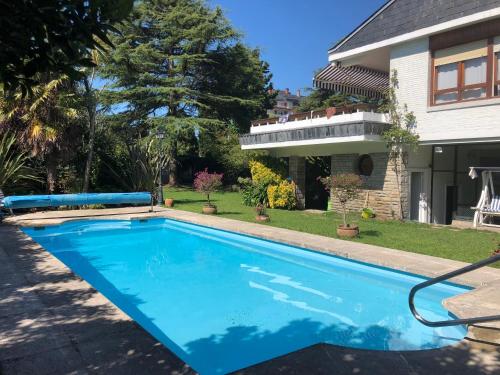 CasaMar Chalet al lado de la playa con piscina privada, jardín y barbacoa, frontón, 6 HABITACIONES gîte à louer Colindres