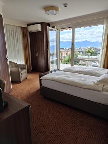  Elite, Pension in Lausanne