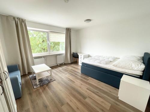 Zentrale Wohnung mit 3 Schlafzimmer fur bis zu 9 Personen in Lokstedt