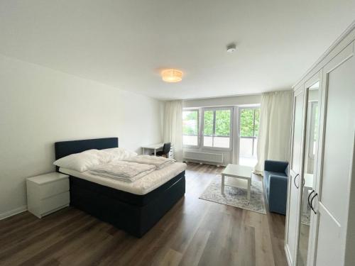 Zentrale Wohnung mit 3 Schlafzimmer fur bis zu 9 Personen in Lokstedt