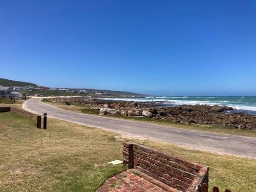 Hysie oppie see in Jongensfontein