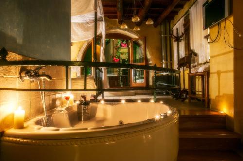 Ifigenia Traditional Rooms & Maisonettes 2