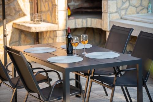 المرافق, Kuća za odmor Nika (Kuca za odmor Nika) in Mali Golji