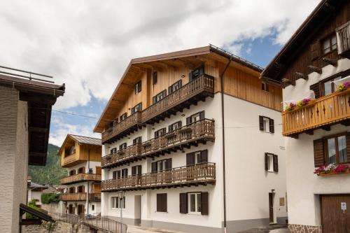  SnowLake Suite & Apartment in Alleghe